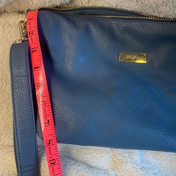 Large BCBG Paris Crossbody Bag Blue Faux Leather - Picture 3 of 3